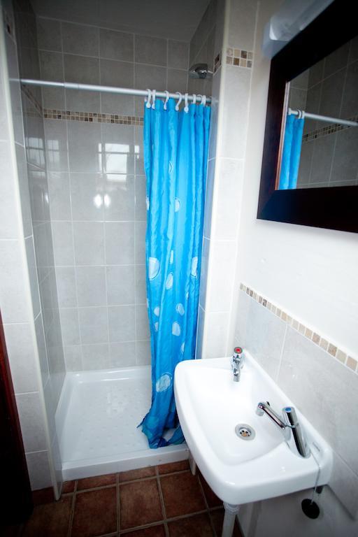 Aille River Tourist Hostel And Camping Doolin Bilik gambar