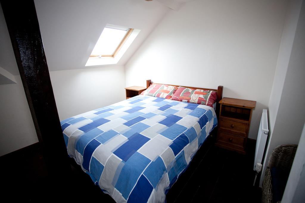 Aille River Tourist Hostel And Camping Doolin Bilik gambar
